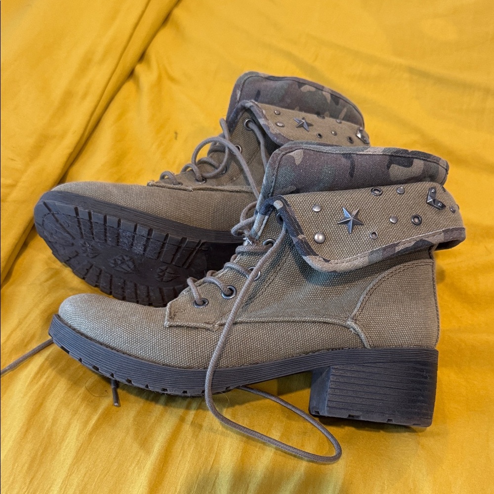 Rock & Candy Women's Ankle Boots with Camo Detail